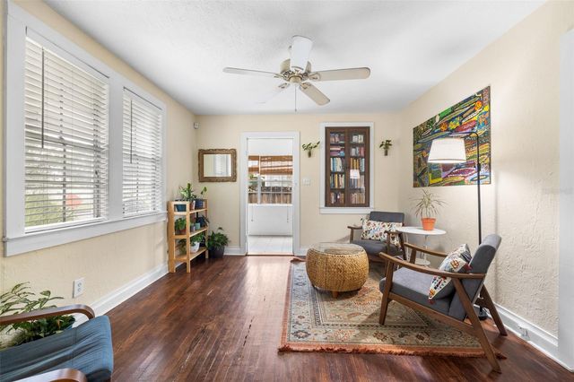 919 W WOODLAWN AVENUE, Tampa, FL 33603