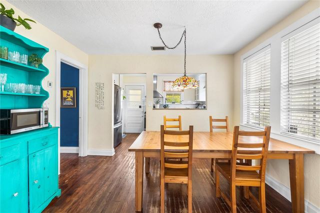 919 W WOODLAWN AVENUE, Tampa, FL 33603