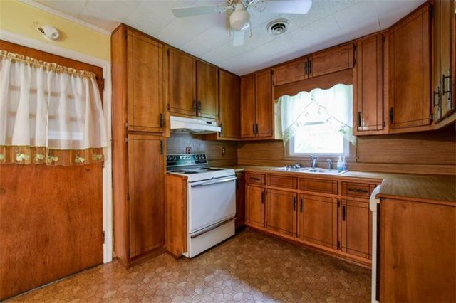 2745 Old Concord Road SE, Smyrna, GA 30082