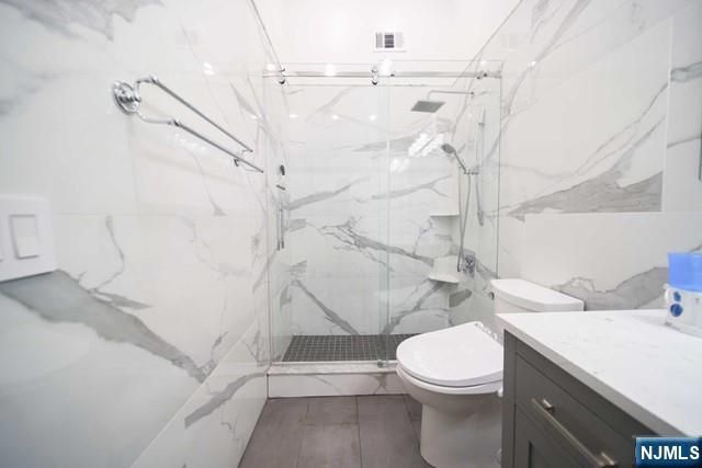 106 E Edsall Boulevard B, Palisades Park, NJ 07650