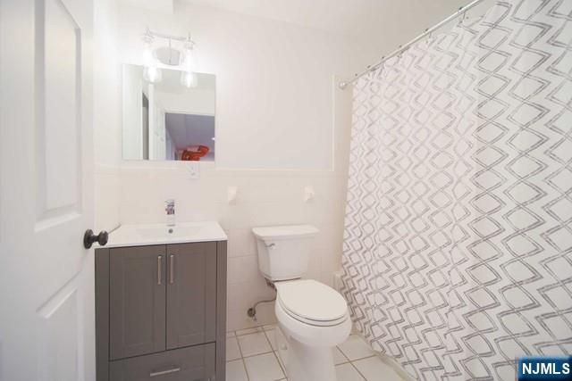 106 E Edsall Boulevard B, Palisades Park, NJ 07650