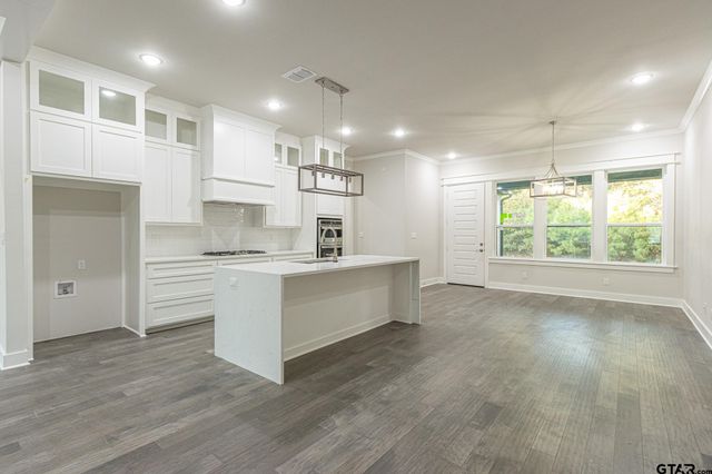 3928 Hogan Dr, Tyler, TX 75709