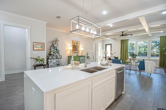 3928 Hogan Dr, Tyler, TX 75709