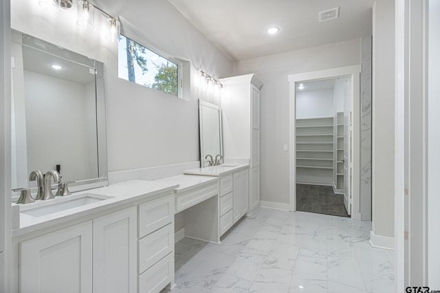 3928 Hogan Dr, Tyler, TX 75709