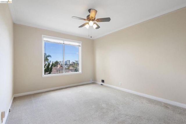 1001 Warfield Ave, Oakland, CA 94610