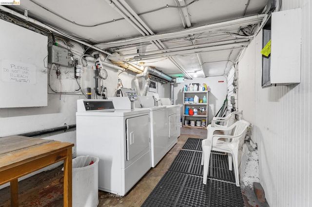 1001 Warfield Ave, Oakland, CA 94610