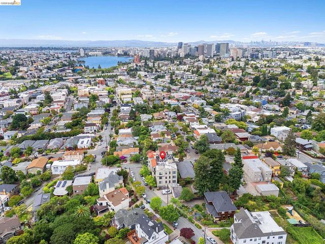 1001 Warfield Ave, Oakland, CA 94610