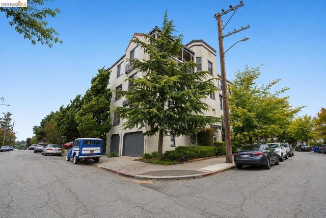 1001 Warfield Ave, Oakland, CA 94610