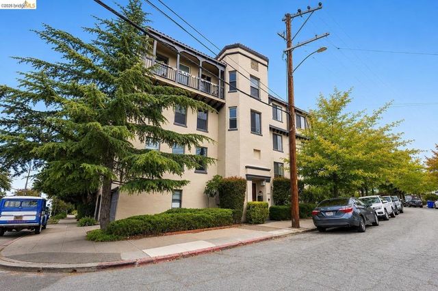 1001 Warfield Ave, Oakland, CA 94610
