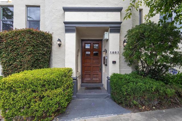 1001 Warfield Ave, Oakland, CA 94610