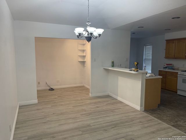 106 River Knoll, Castroville, TX 78009