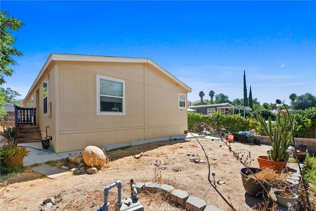 32490 Crescent Avenue, Lake Elsinore, CA 92530 — photo 2