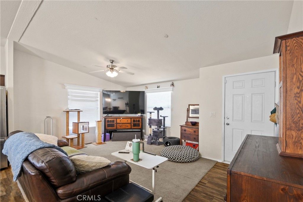 32490 Crescent Avenue, Lake Elsinore, CA 92530 — photo 3