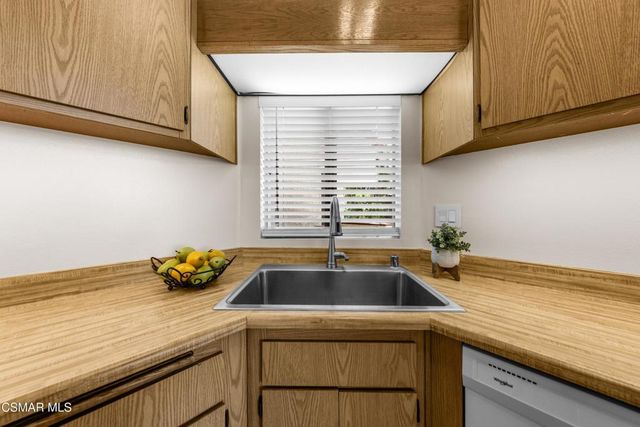 1736 Sinaloa Road 427, Simi Valley, CA 93065