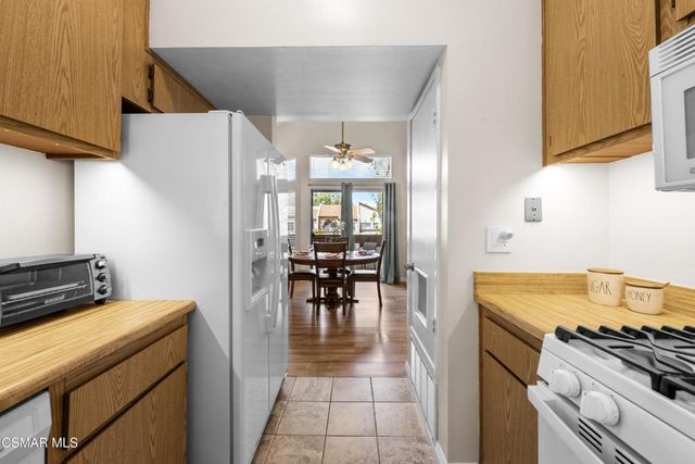 1736 Sinaloa Road 427, Simi Valley, CA 93065