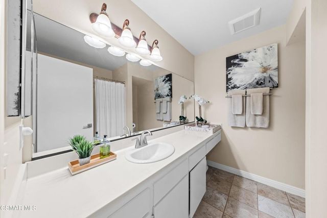 1736 Sinaloa Road 427, Simi Valley, CA 93065