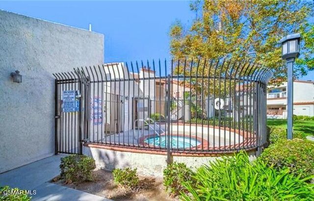 1736 Sinaloa Road 427, Simi Valley, CA 93065