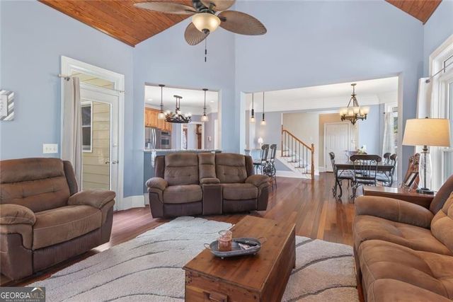 10 Clydesdale Trail, White, GA 30184