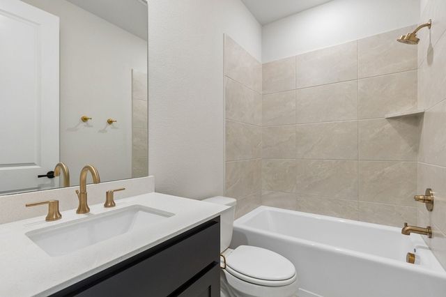1017 Goldenrod Drive, Justin, TX 76247