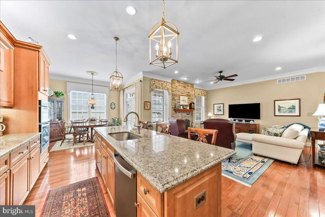 818 WOODS END CT, Collegeville, PA 19426