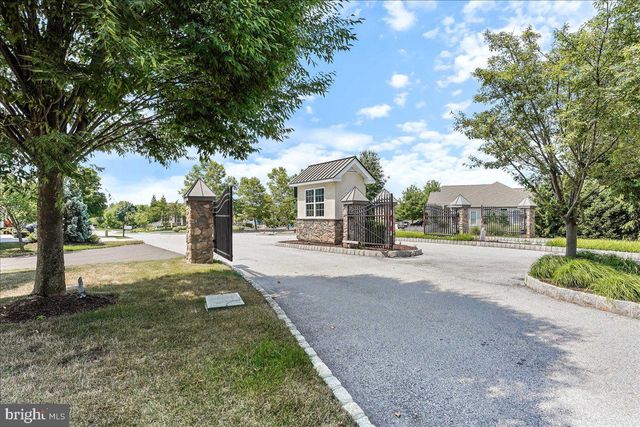 818 WOODS END CT, Collegeville, PA 19426