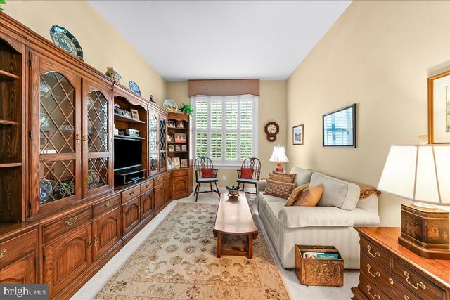 818 WOODS END CT, Collegeville, PA 19426