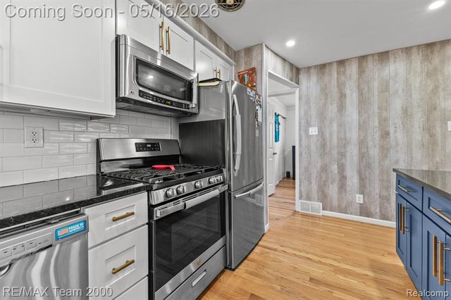 6640 Norborne Avenue, Dearborn Heights, MI 48127
