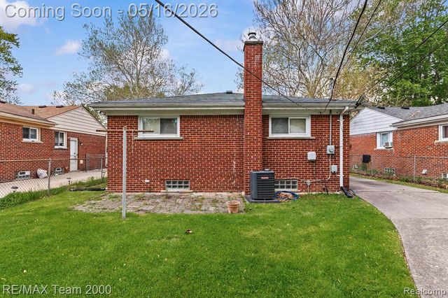 6640 Norborne Avenue, Dearborn Heights, MI 48127