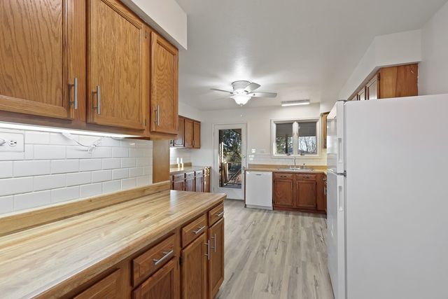 102 Black Walnut, Alpine, TX 79830