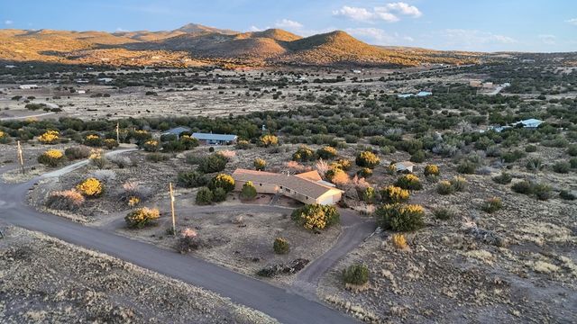 102 Black Walnut, Alpine, TX 79830