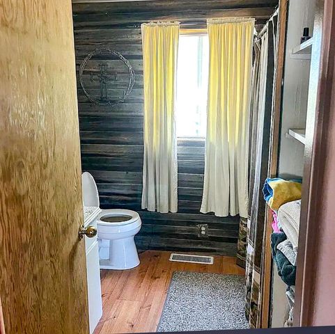 260 N E Street, Lexington, OR 97839