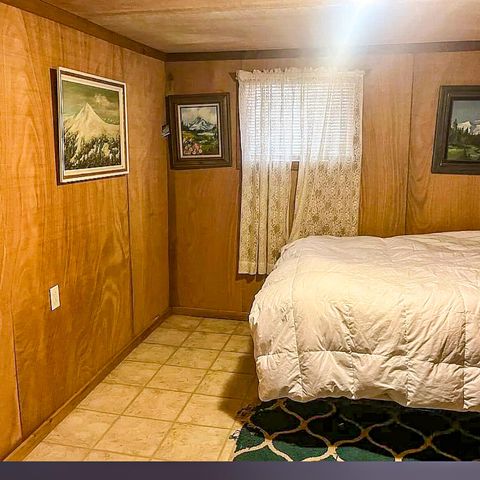 260 N E Street, Lexington, OR 97839