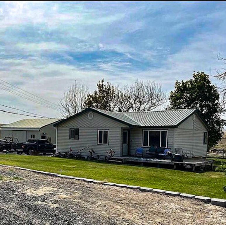 260 N E Street, Lexington, OR 97839