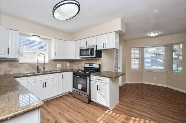 4730 Theall Rd, Houston, TX 77066