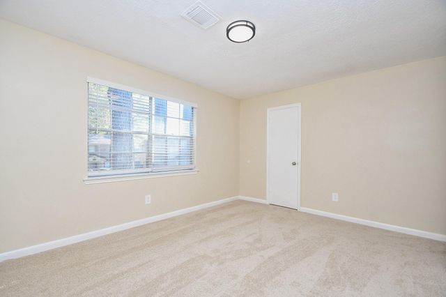 4730 Theall Rd, Houston, TX 77066