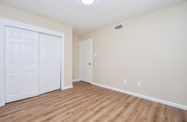 4730 Theall Rd, Houston, TX 77066