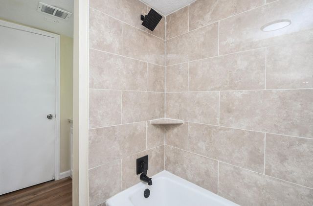 4730 Theall Rd, Houston, TX 77066