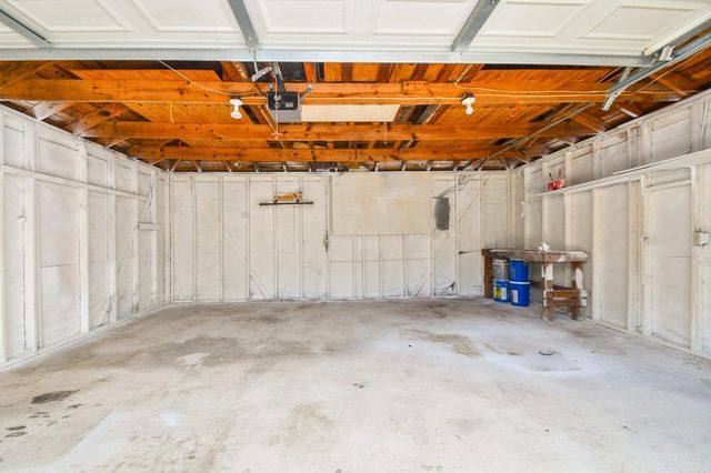 4730 Theall Rd, Houston, TX 77066