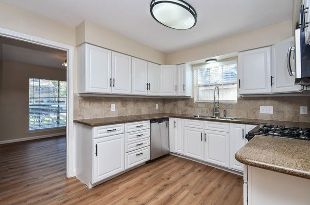 4730 Theall Rd, Houston, TX 77066