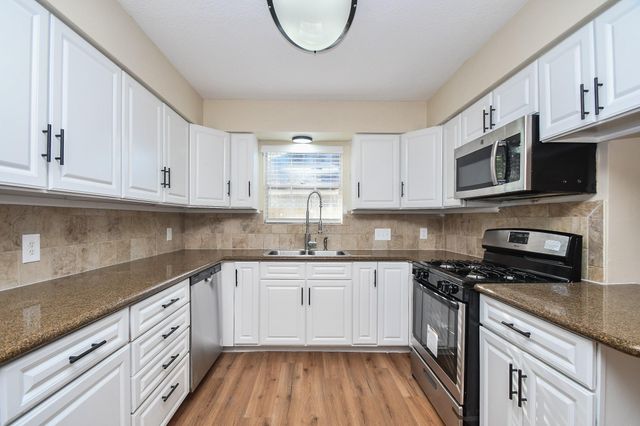 4730 Theall Rd, Houston, TX 77066