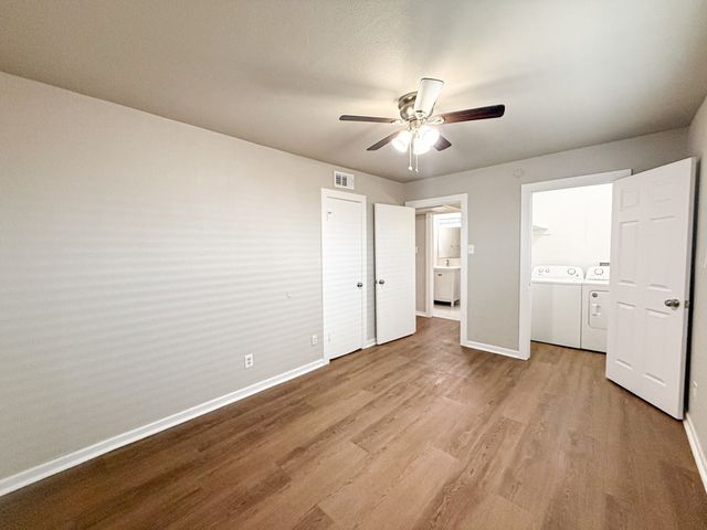 808 Blaylock Drive, Dallas, TX 75203