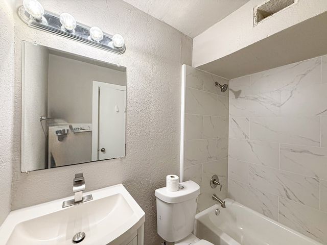 808 Blaylock Drive, Dallas, TX 75203