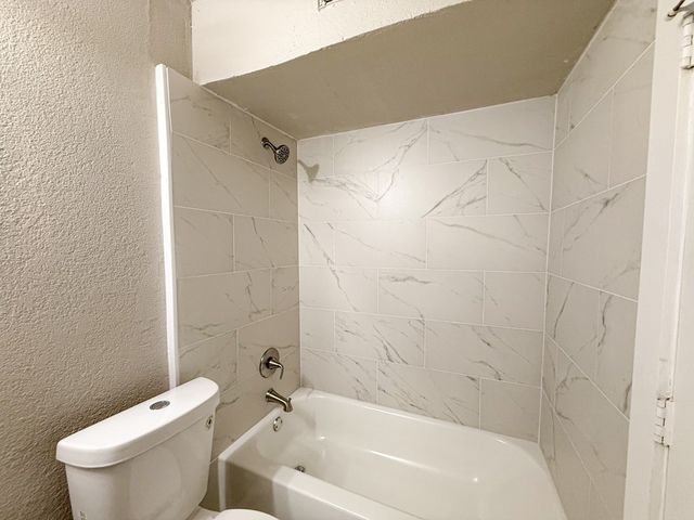 808 Blaylock Drive, Dallas, TX 75203