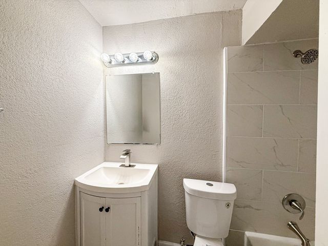 808 Blaylock Drive, Dallas, TX 75203