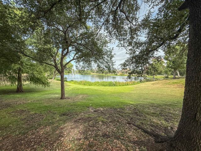 808 Blaylock Drive, Dallas, TX 75203