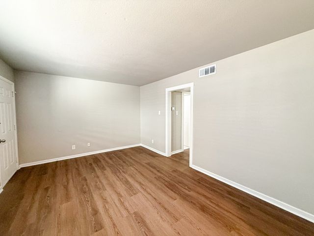 808 Blaylock Drive, Dallas, TX 75203