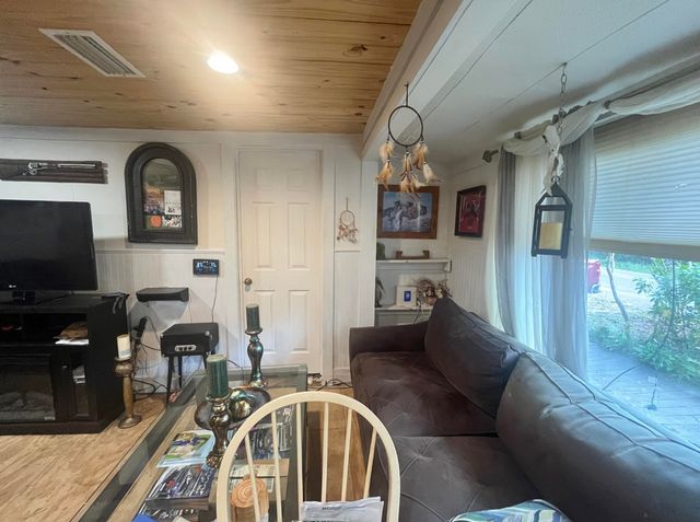 58 Hankins Road, Freeport, FL 32439