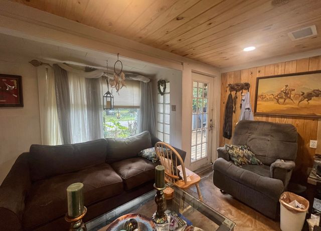 58 Hankins Road, Freeport, FL 32439