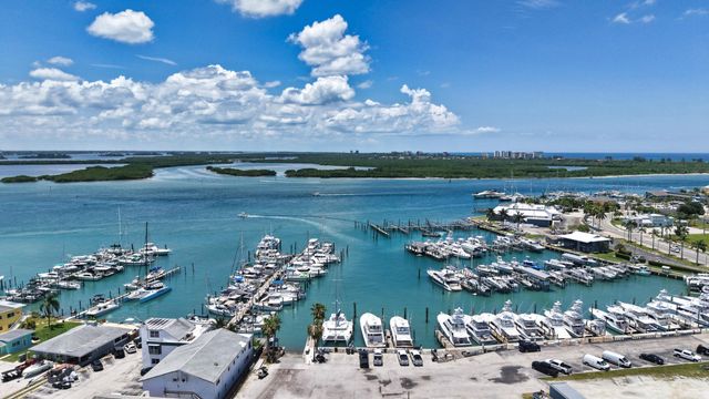 26 Harbour Isle Drive W 303, Fort Pierce, FL 34949