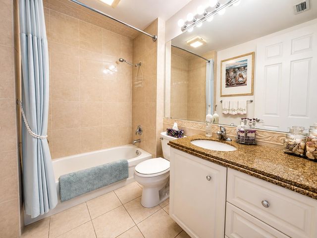 26 Harbour Isle Drive W 303, Fort Pierce, FL 34949
